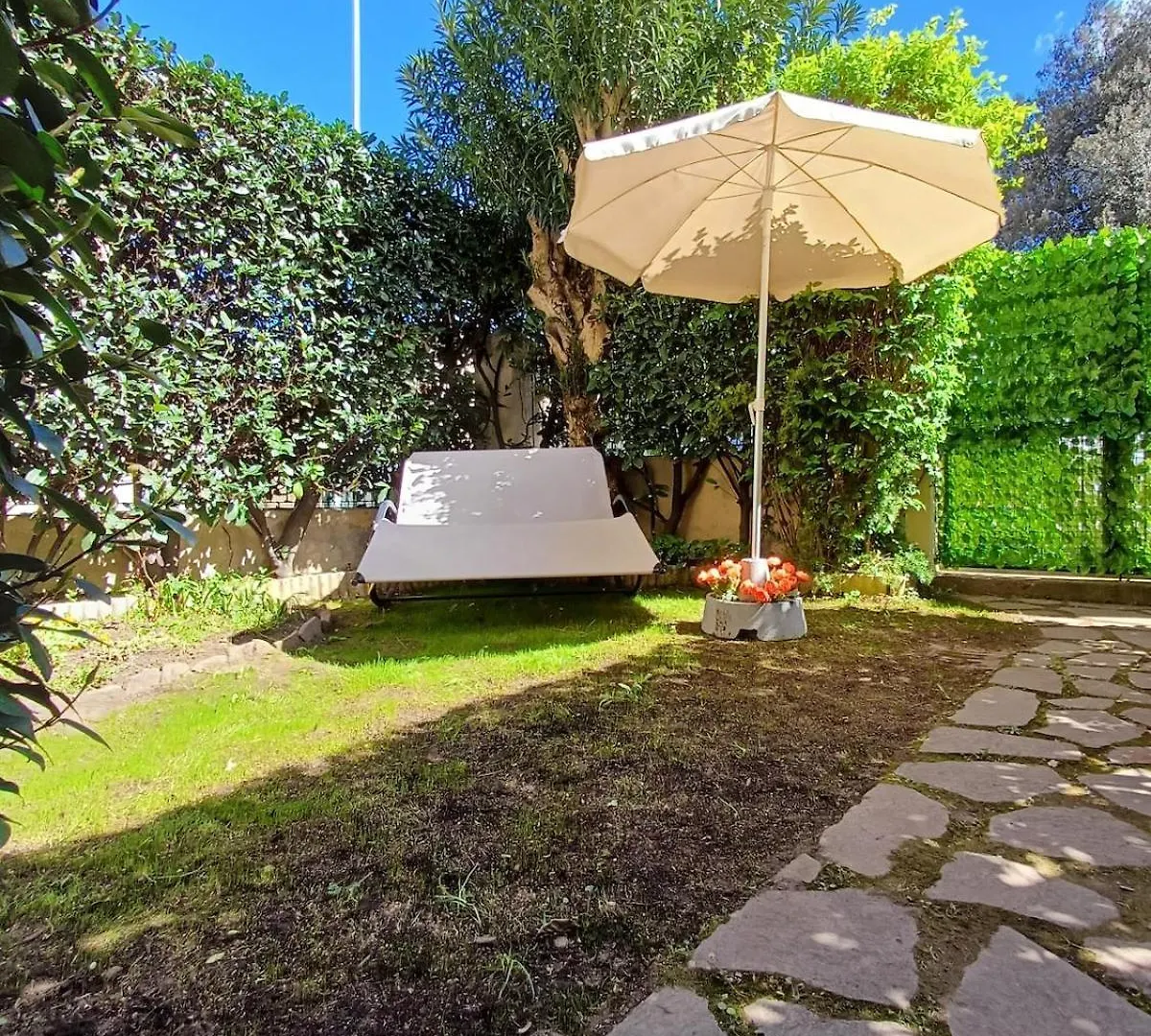 Comodo Appartamento Con 2 Giardini E Vasca Idromassaggio Florencie