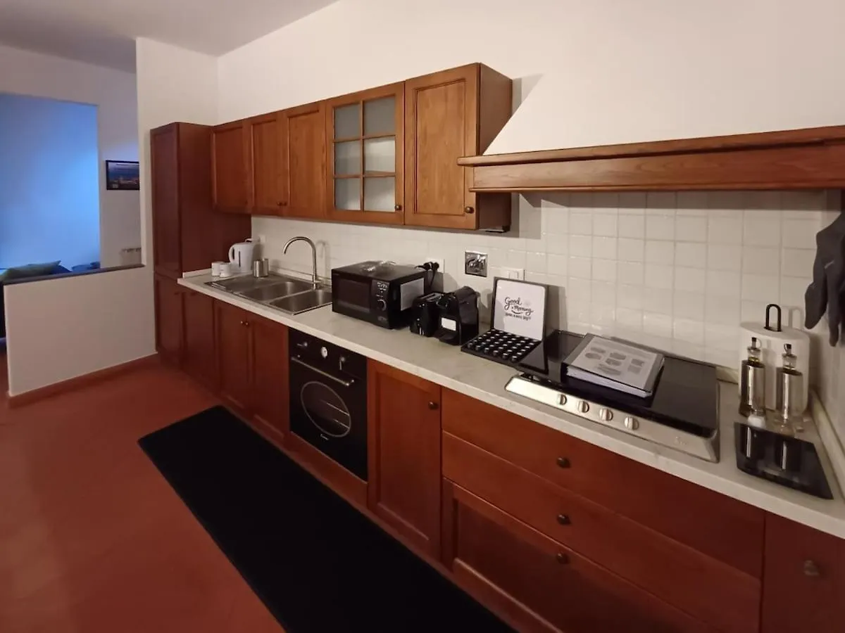 Apartment Comodo Appartamento Con 2 Giardini E Vasca Idromassaggio Florence Italy